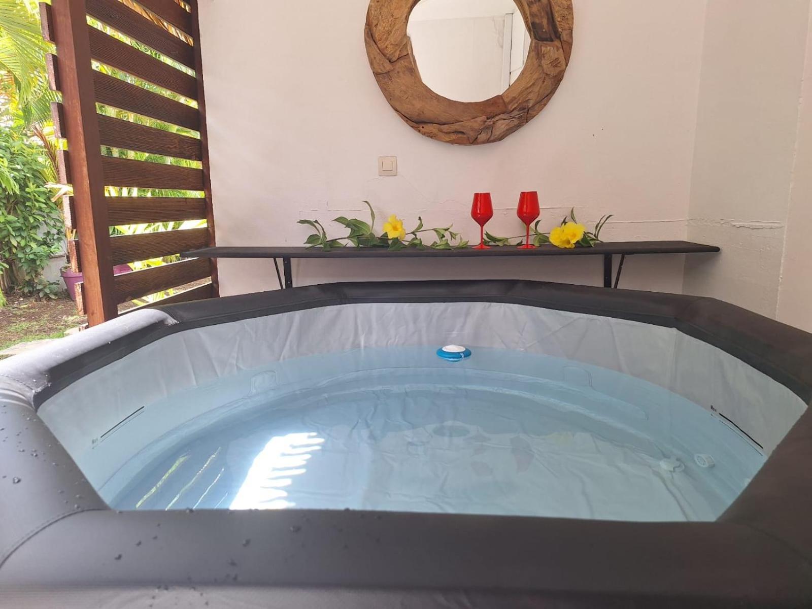 Orcéa&Spa Séjours Ecofriendly Sainte-Anne Esterno foto